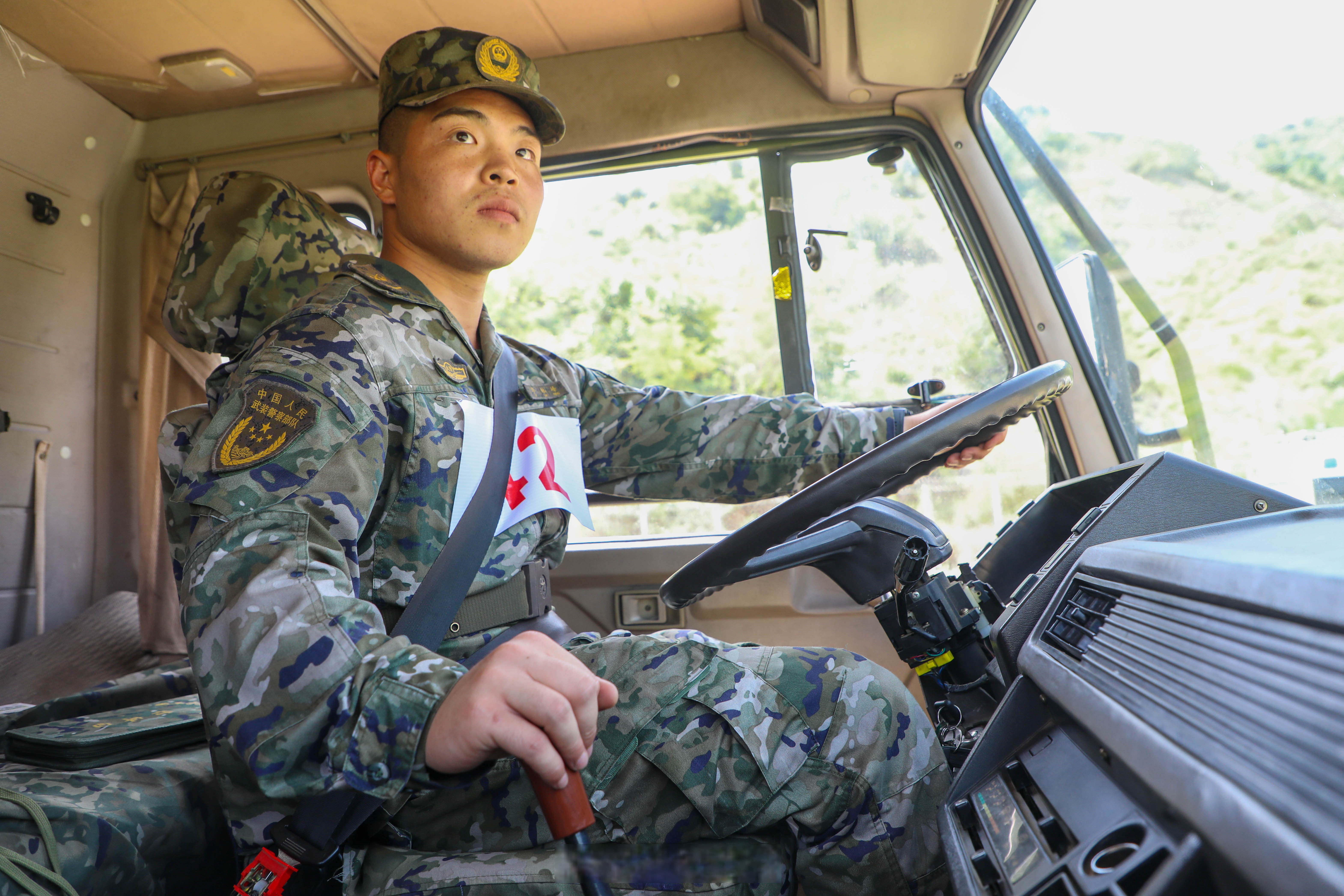 比武场保障尖兵秀绝活儿#】近日,武警山西总队阳泉支队组织开展"闭舷