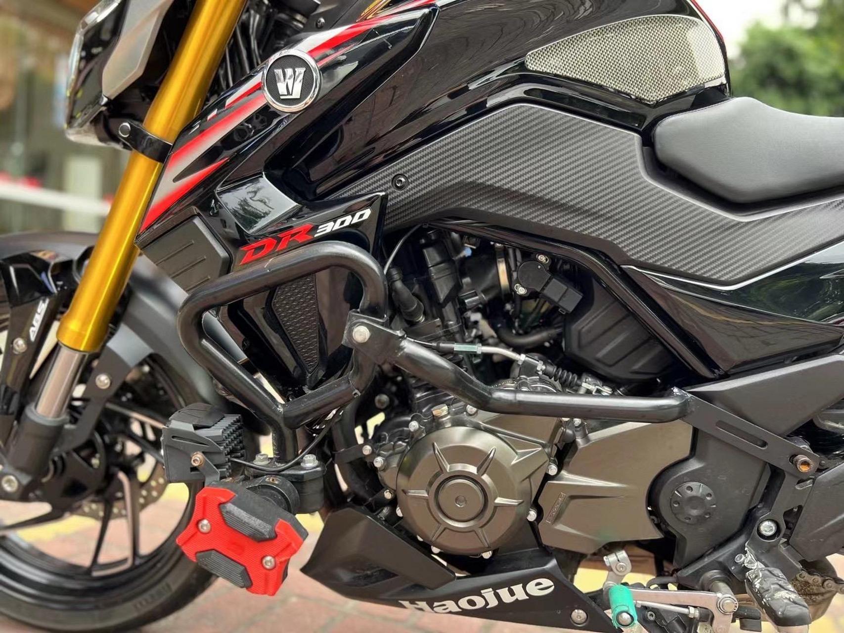 21豪爵dr300   行驶了6000公里 加装护杠/防摔棒/手机支架 / 手把镜