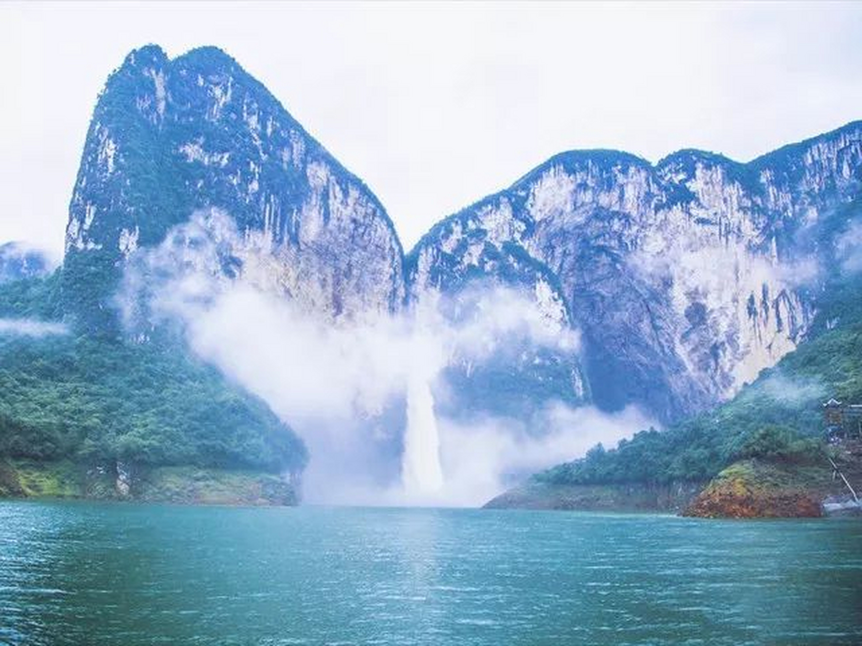 景区内恩施州首条跨清江索道也同步投入运营