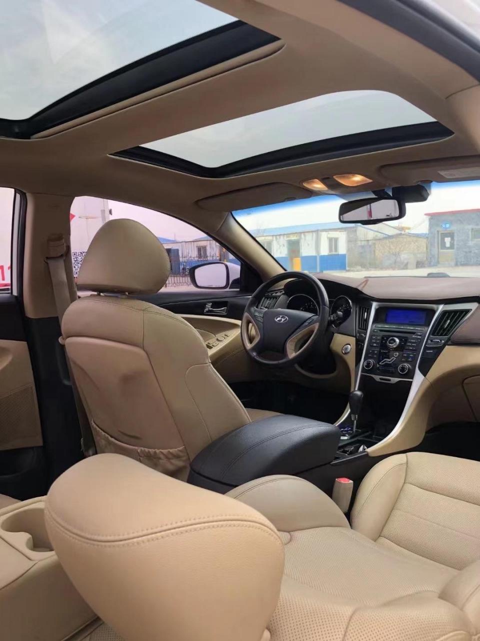 4自动尊贵顶配.2011年北京现代索八2.