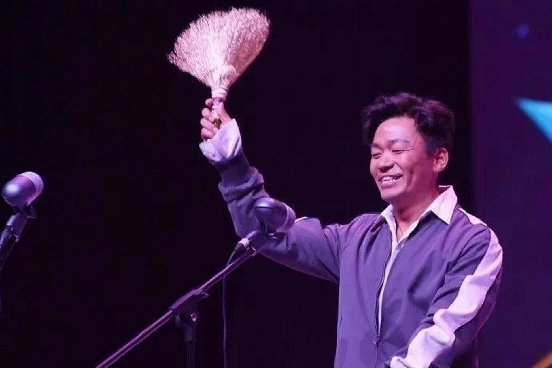 2018年,王宝强执导了首部电影《大闹天竺》,虽然票房不难看,但口碑