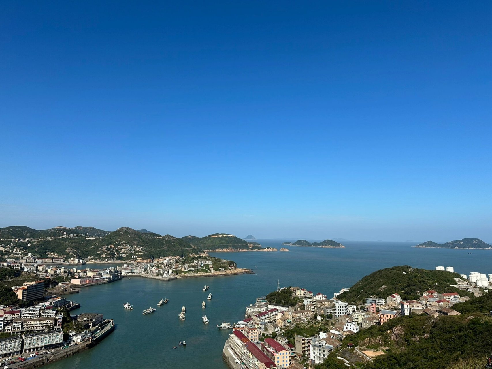 温岭石塘~千年曙光园,看日出最佳 中午正好在山下的石塘人家吃饭, 吃