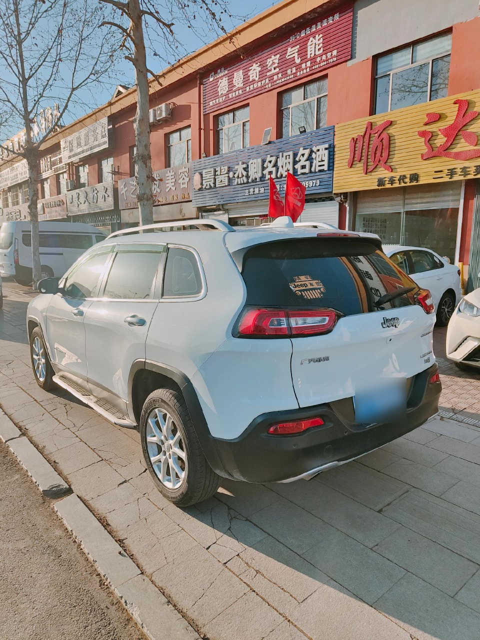 2018年2月jeep自由光 新车指导价219800 潍坊本地车  安全行驶9万公里