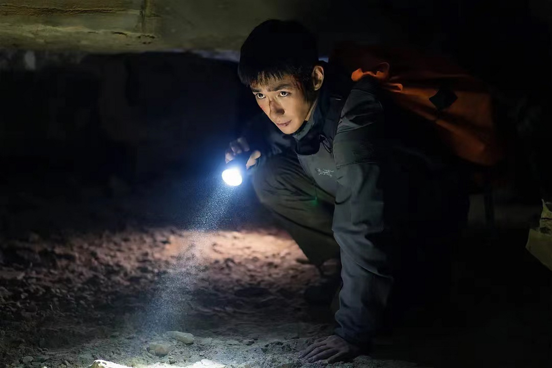 《峰爆》上映2周年,本片由李骏执导,@朱一龙 @黄志忠 @陈数 @焦俊艳