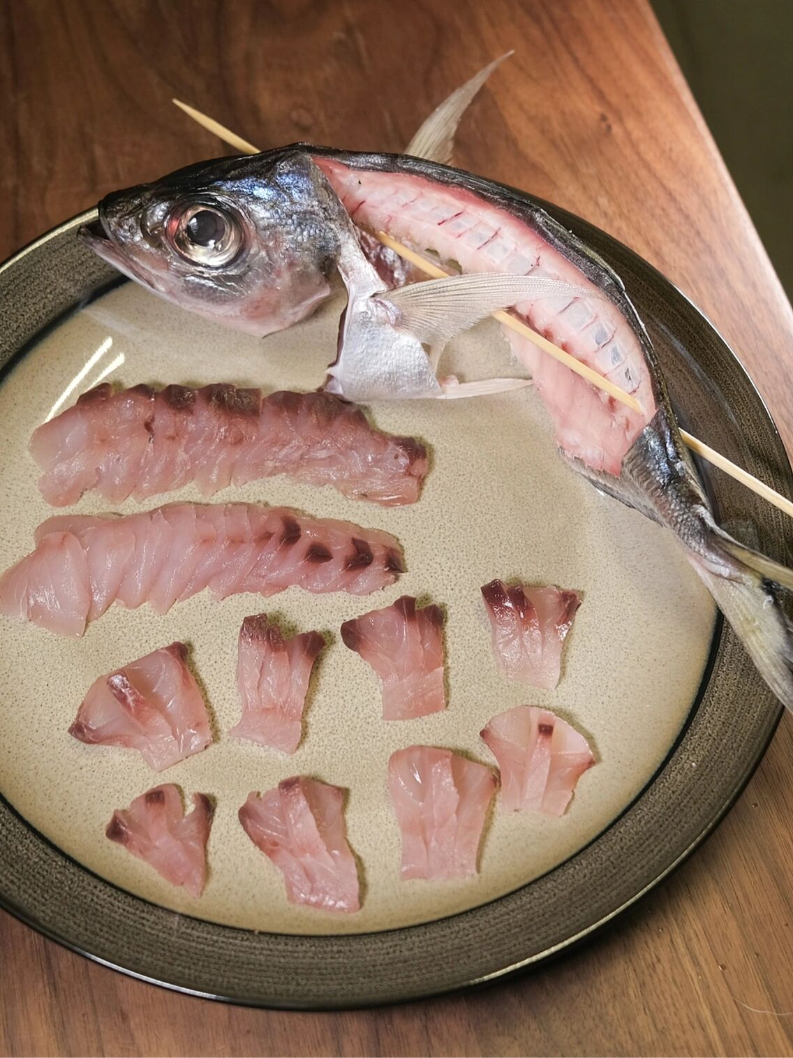 虽然肉质没有池鱼王鲜美,但也是做刺身的好材料.