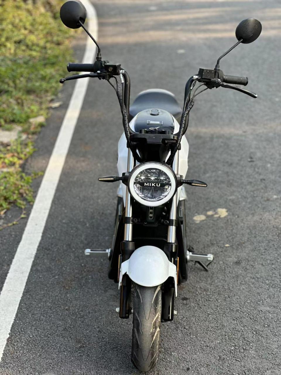 出售2022年购买下地新日米酷mikumax电动车!60v20!提速快!骑行舒适!