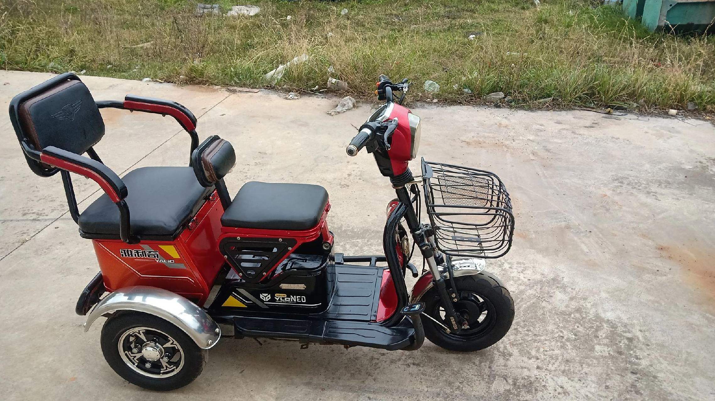 老年代步电动三轮车,车子性能安全可靠,老年人骑着安心又安全,有用得