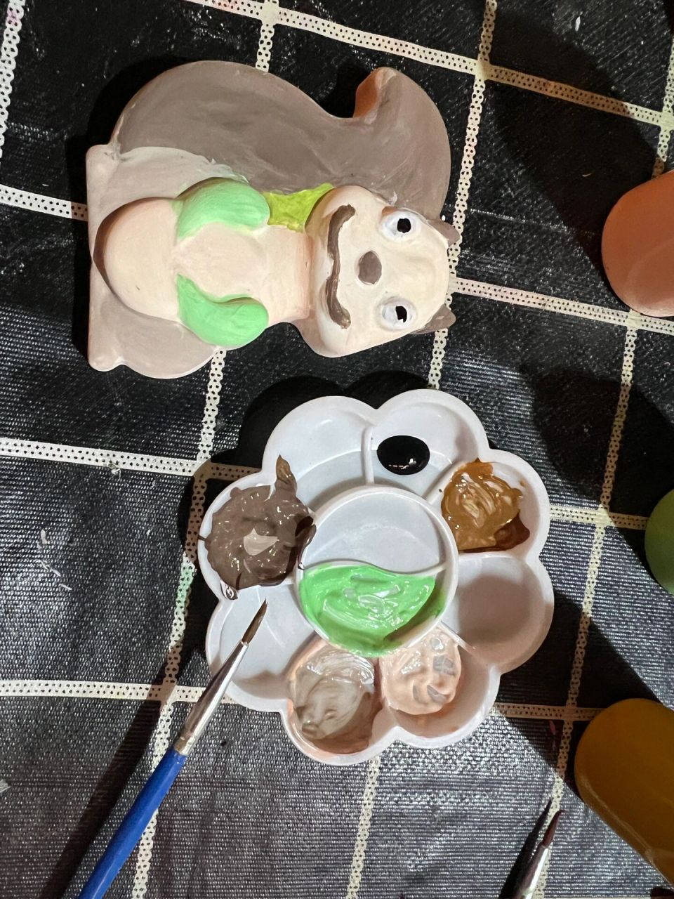 石膏松鼠涂色作品 哈哈 现实打醒了我 我没有绘画细胞