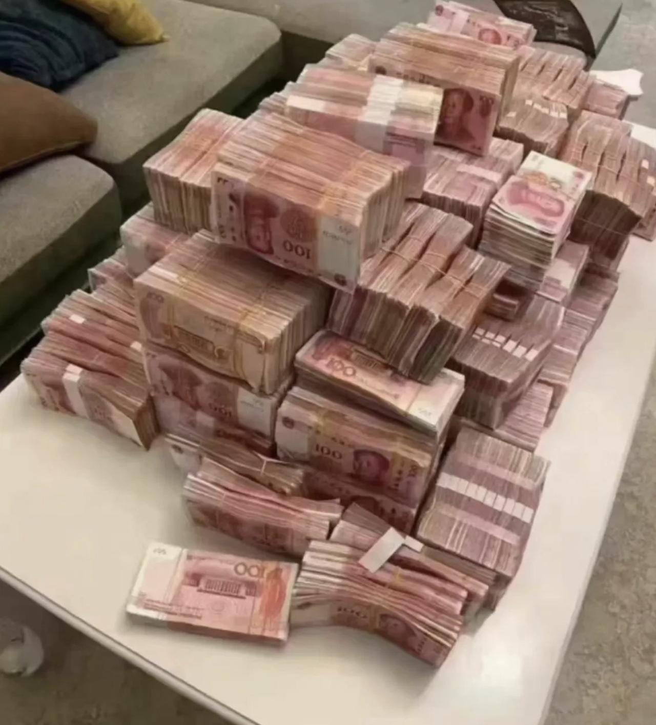 在山东的滨州,有位女士把巨额的400万存入了银行的一年定期.