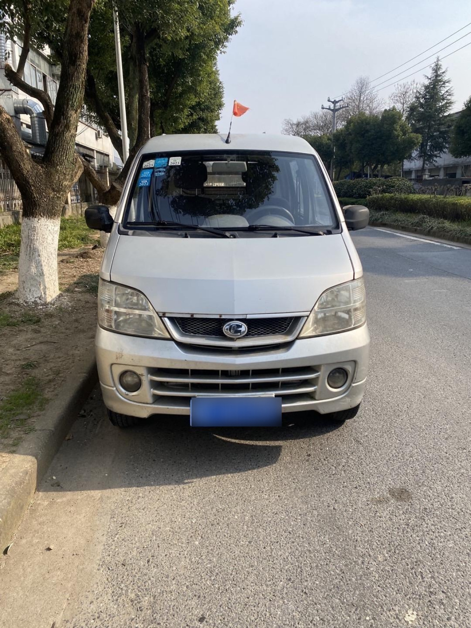 13年上牌昌河双排小货车,车况嘎嘎板正,带双保险到五月,价格便宜6800