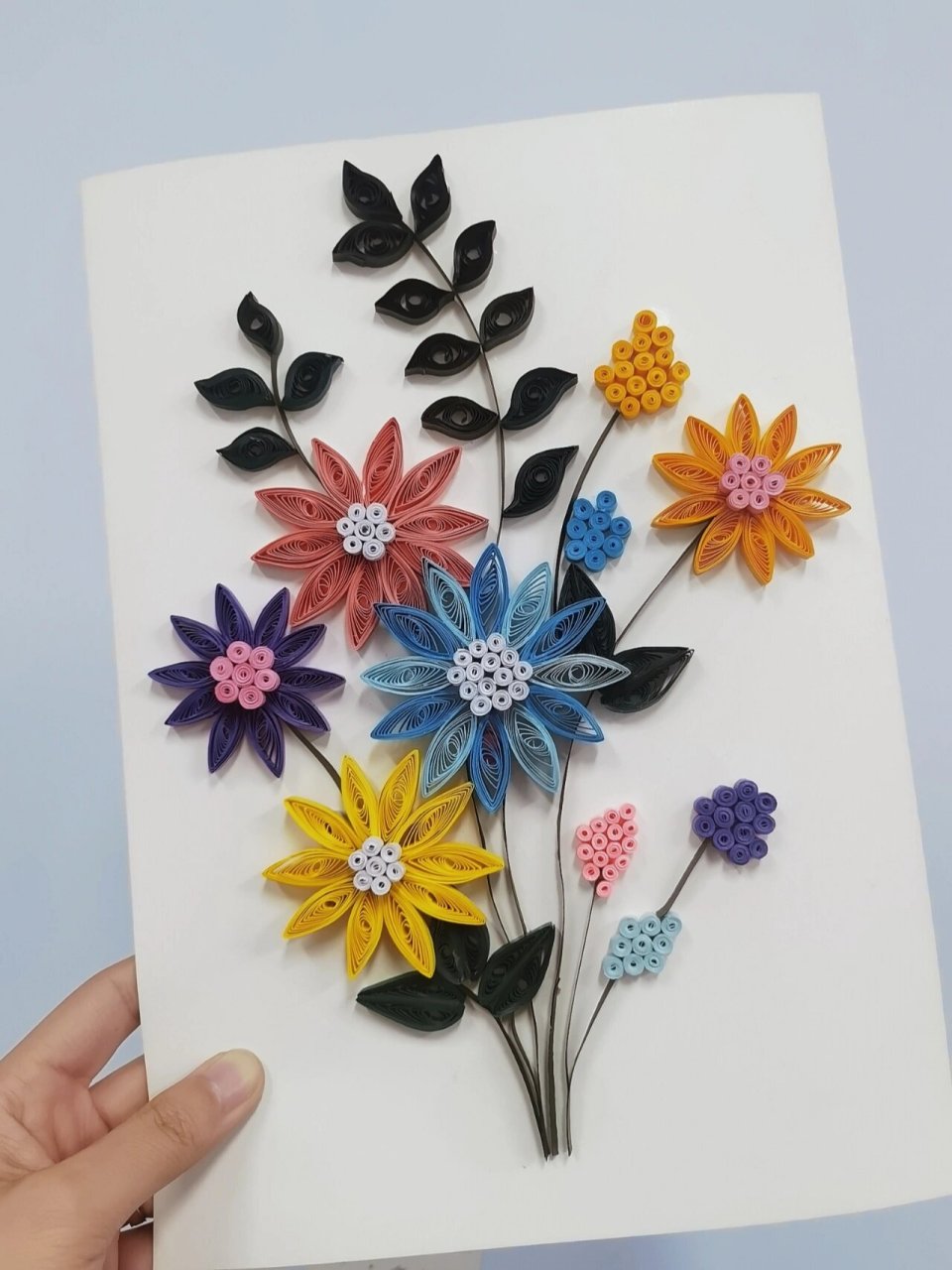 临摹衍纸|入门级的花花 入门级的衍纸花,做出来的效果又非常棒,喜欢的