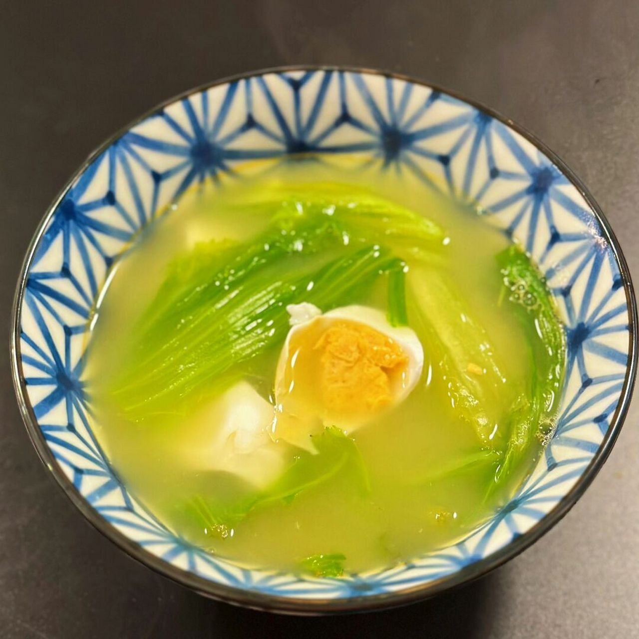 9297煲汤分享|芥菜咸蛋汤 步骤: 16615熟咸蛋随意压碎,芥菜