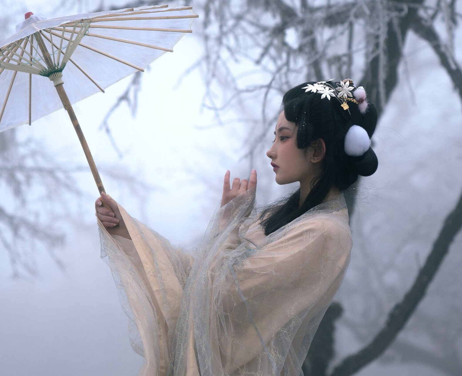 古风真人女生头像图片分享91 红色衣服小姐姐好帅气
