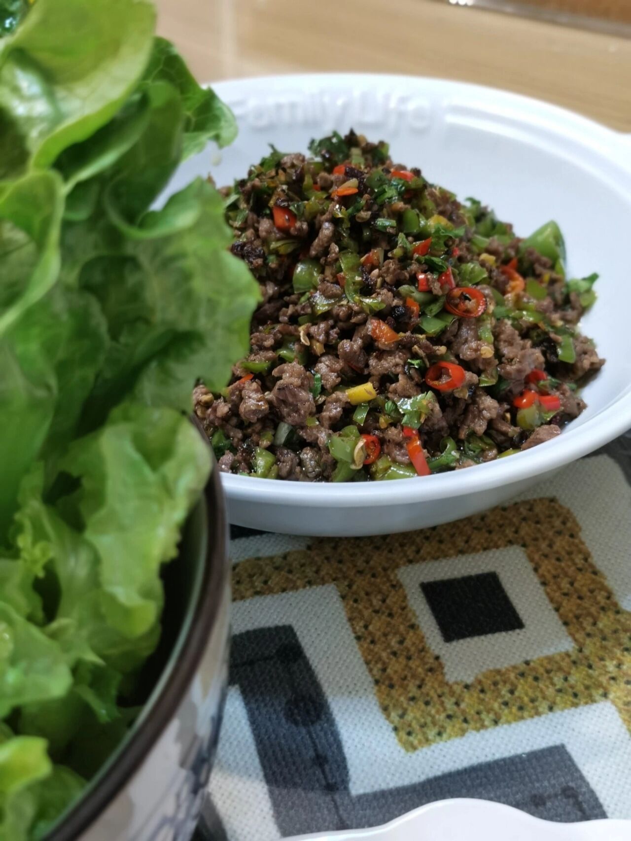 爆辣超下饭的小米辣碎炒牛肉 以前特别年轻的时候无辣不欢,现在年纪渐