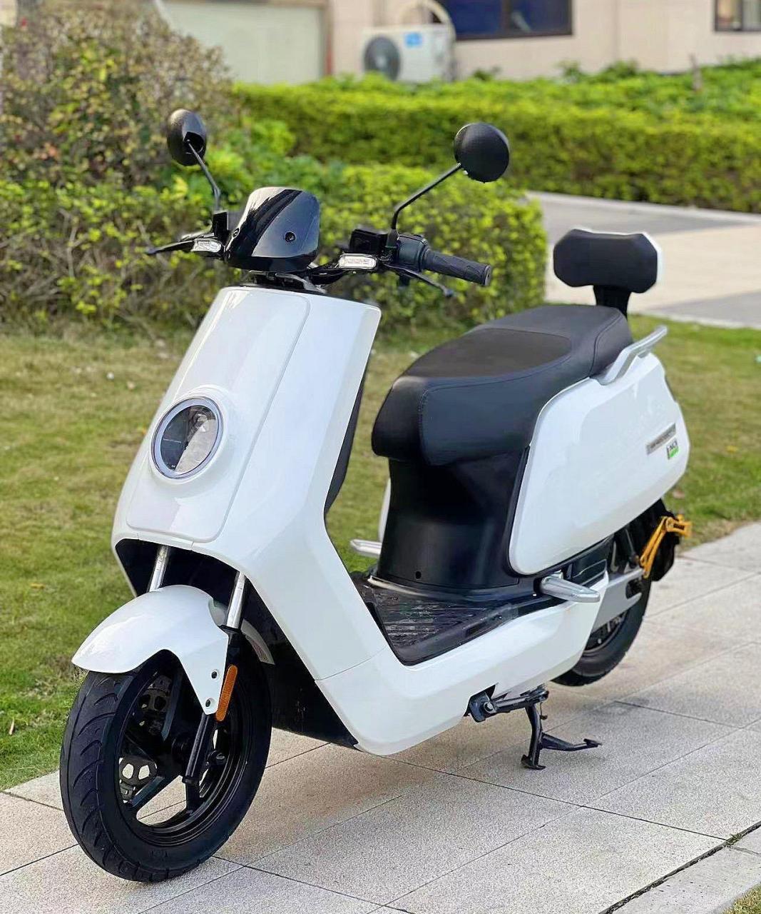 2021年粤d牌小牛nqi,实行1000公里准新车,搭配60v20a小牛睿世锂电池