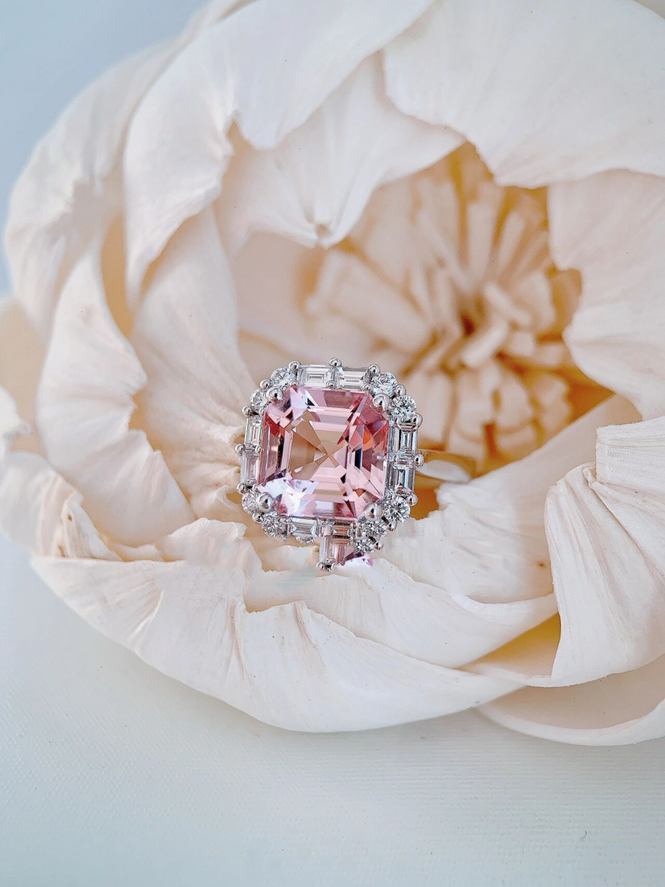 时髦女孩都在问——阿斯切樱花粉摩根石戒指 粉嫩色系的摩根石备受