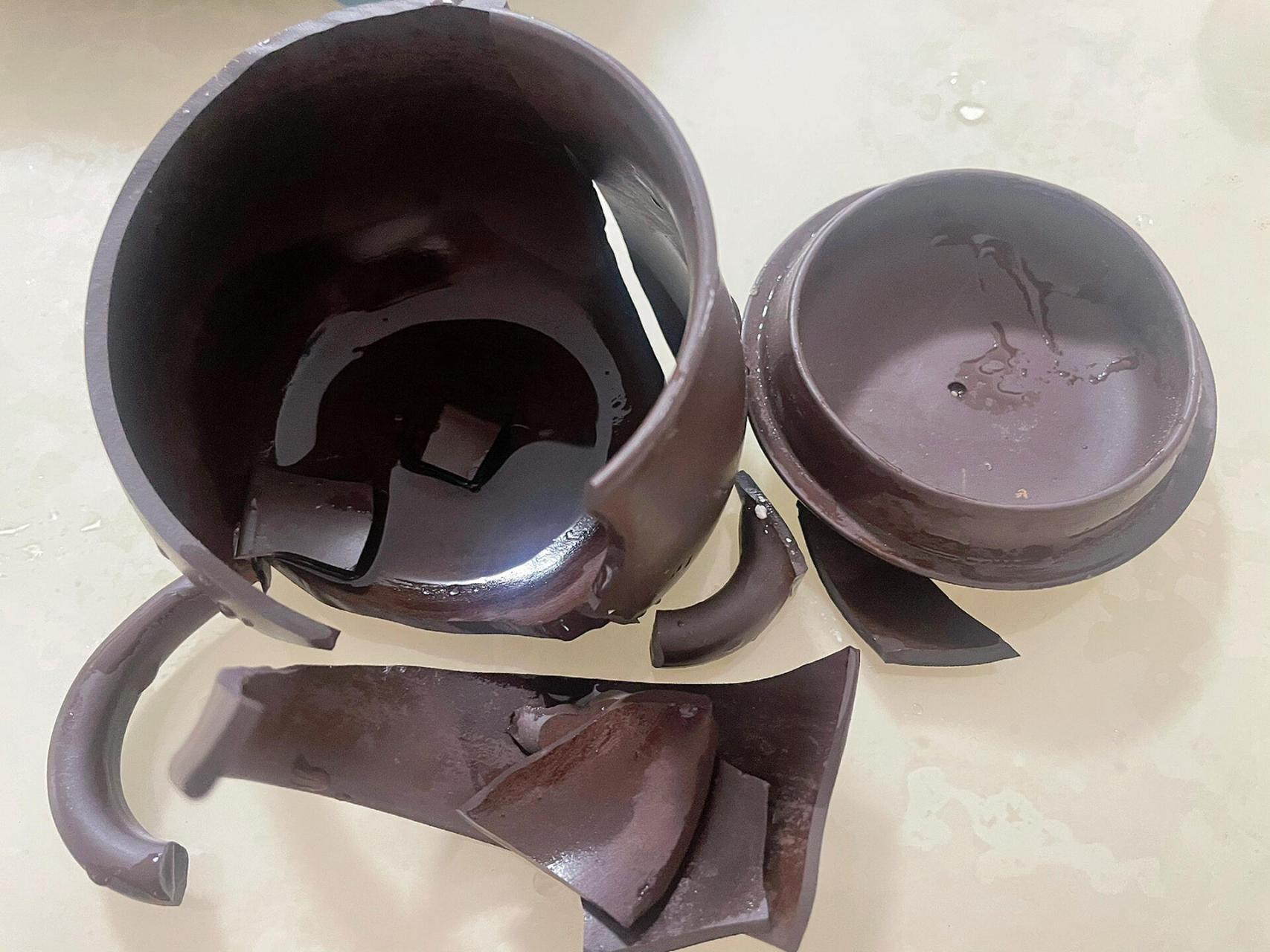 一大早就把紫砂杯摔碎了…… 早晨起来洗茶杯的时候