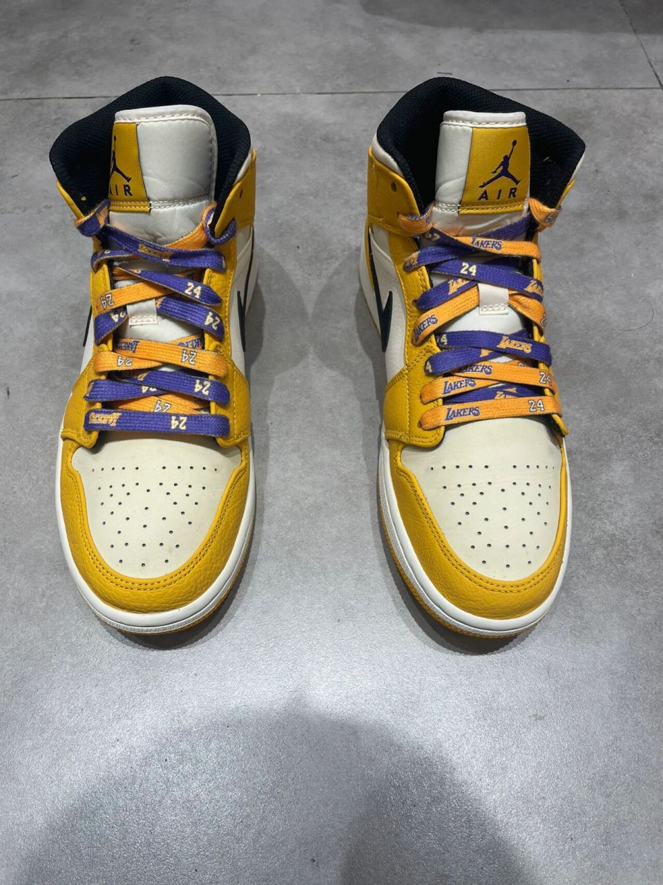 aj1 湖人紫黄 aj1湖人 紫黄 码数:42码 成色:a  作为湖人主题的配色