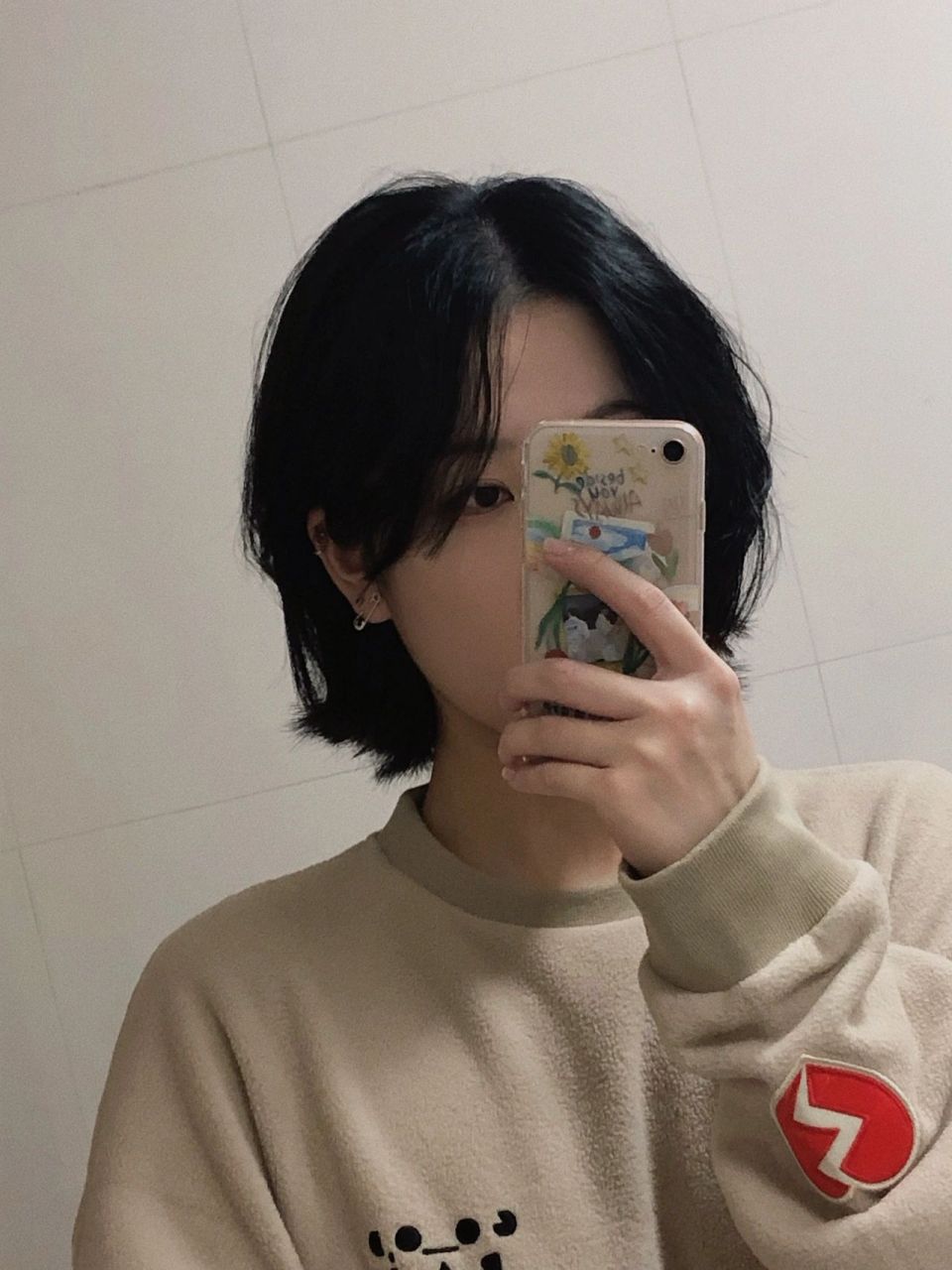 菱形脸真的很适合短发耶 修饰脸型的天菜发型 刘海剪到颧骨左右的位置