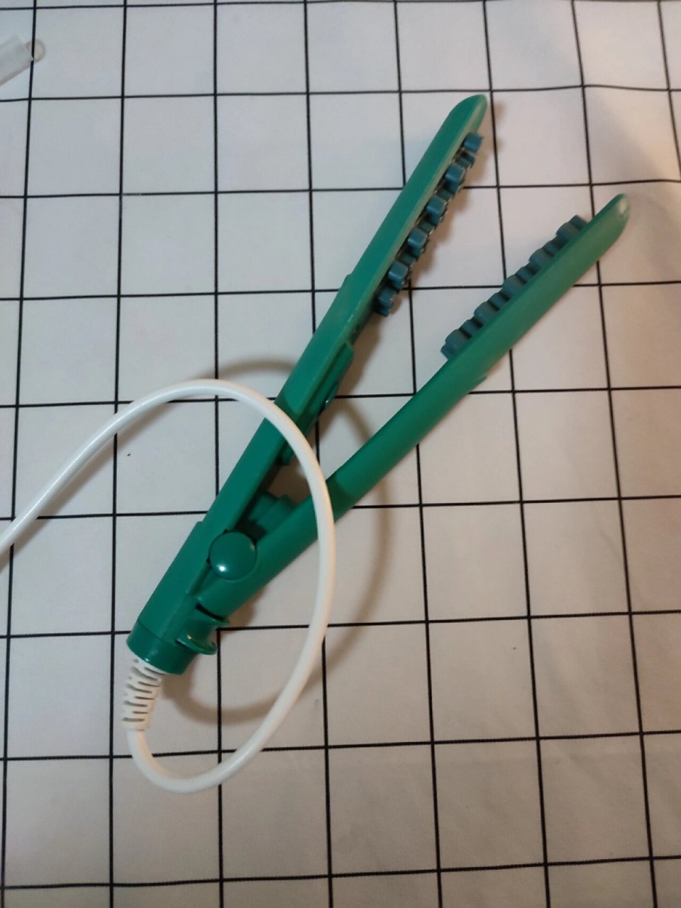 电夹板开了六个多小时忘记关了应该不会坏吧