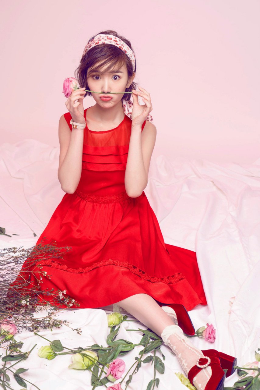 毛晓彤,百变美人