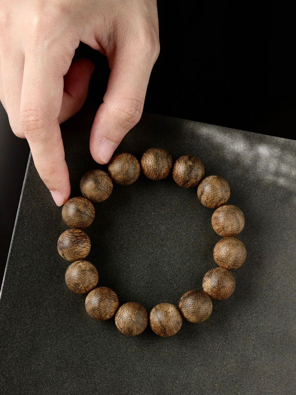 真沉香丝毫不惧放大细节93 文莱软丝"14mm手串" 老料软丝,蜜香味