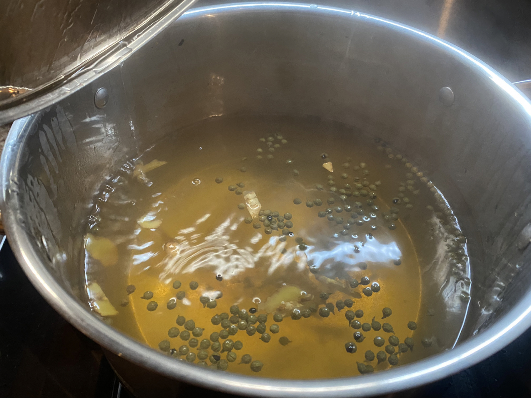 花椒加生姜泡脚|第二天起床元气满满 94生姜花椒水泡脚具有疏风散寒