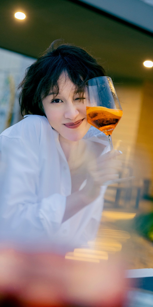 练练户外休闲穿搭写真壁纸组图