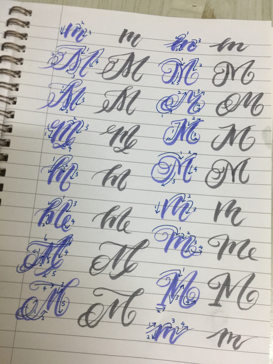 字母m英文花体字 brush lettering 笔:派通touch