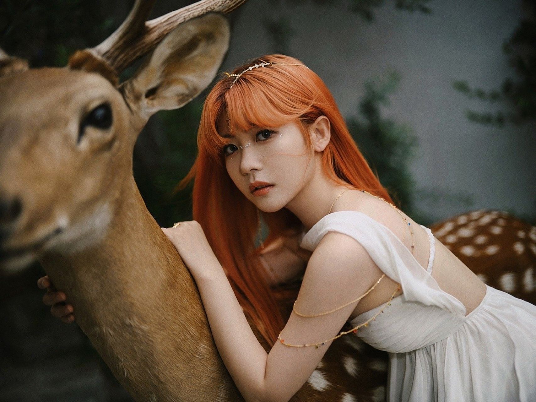 赖美云橘发小鹿女写真大片