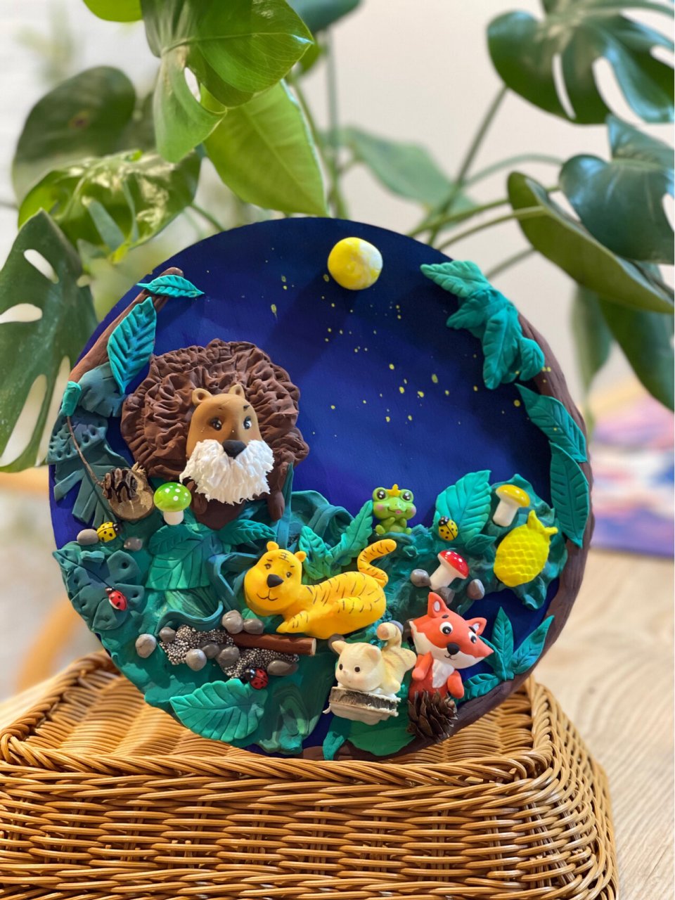 手工课程超轻黏土动物世界 《动物世界》 这是一节适合小朋友上的轻