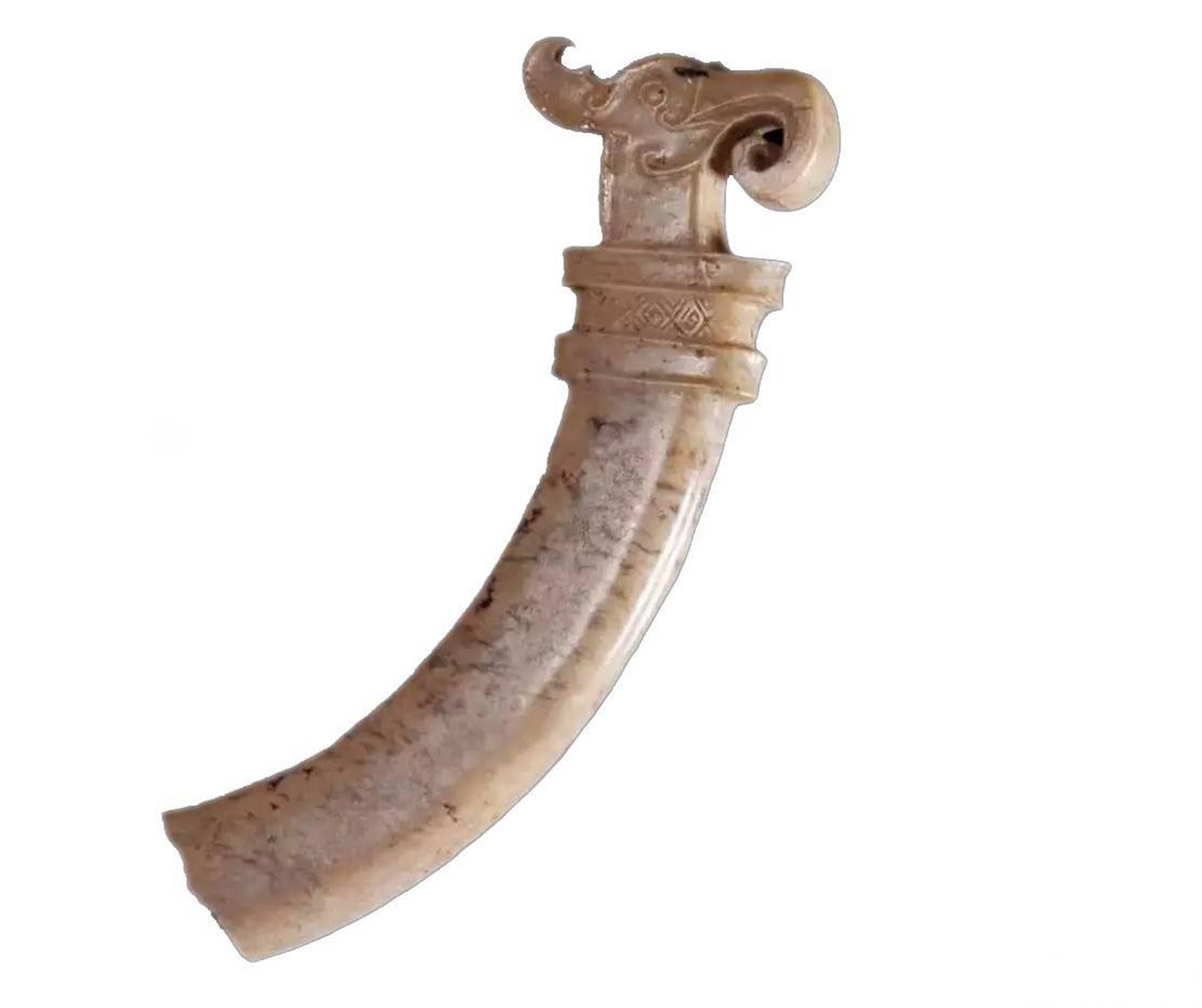 古玉#石家河玉鹰,浅浮雕,减地雕法,弦纹和回纹,很多元素都延续到了商