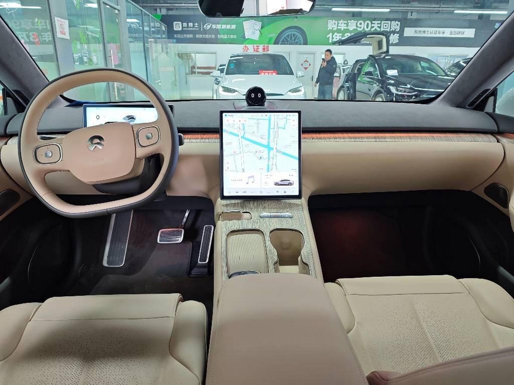 售价:30.99万,蔚来 蔚来et7 2023款 75kwh,2023年6月上牌,行驶1.