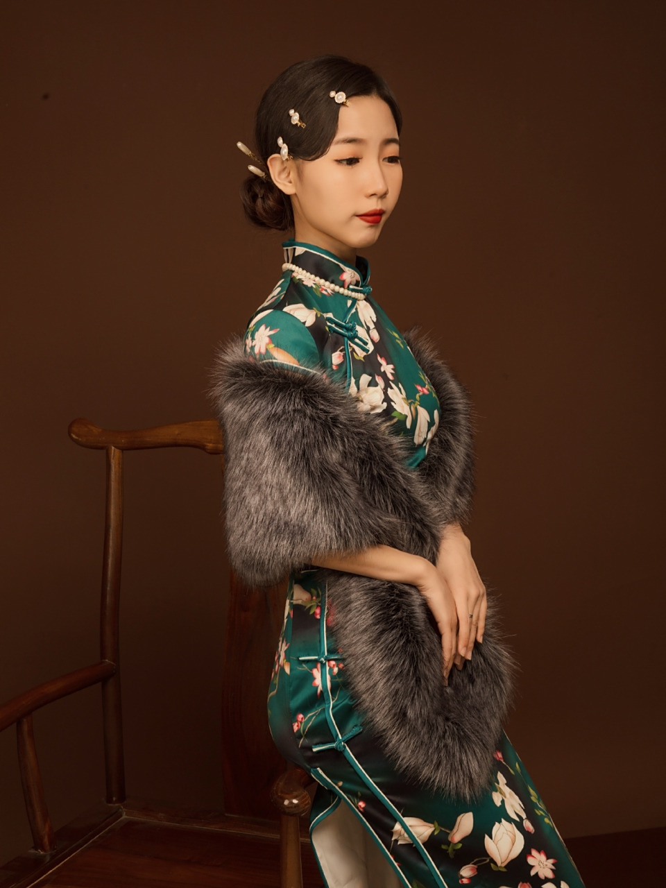 旗袍摄影 | 摆拍动作分享 分享给各位军阀太太一点摆拍动作和造型 这