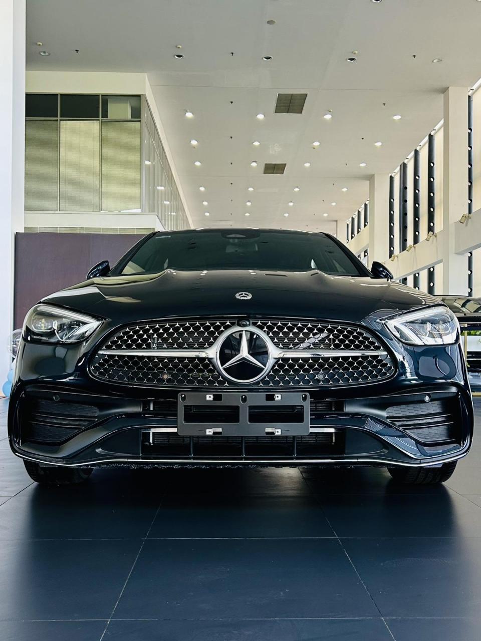 c260l运动轿车 松石绿色.