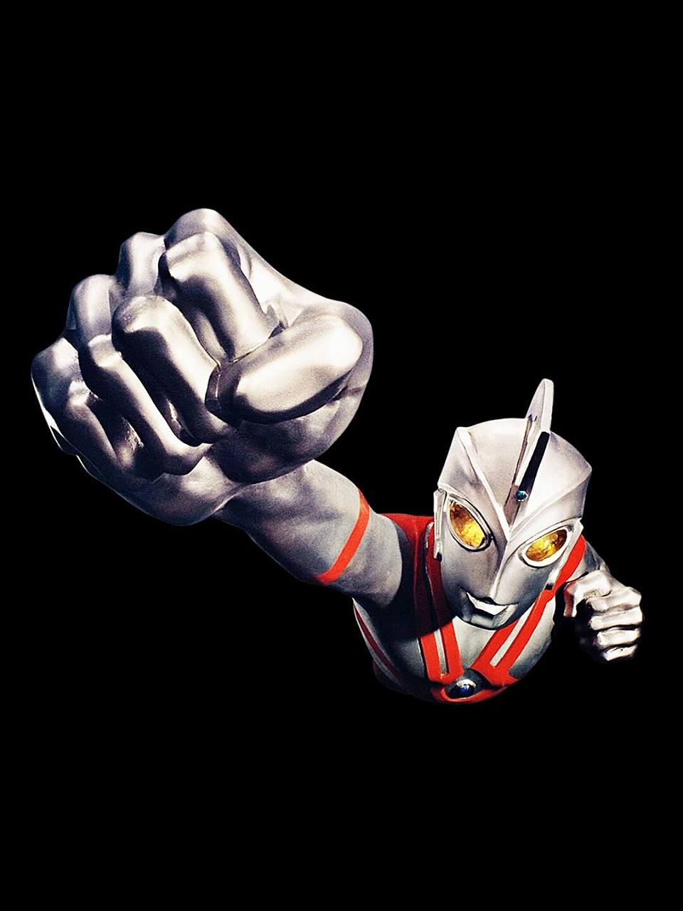 艾斯奥特曼图片 奥特兄弟老五,是奥特兄弟里光线和超能力最多的战士