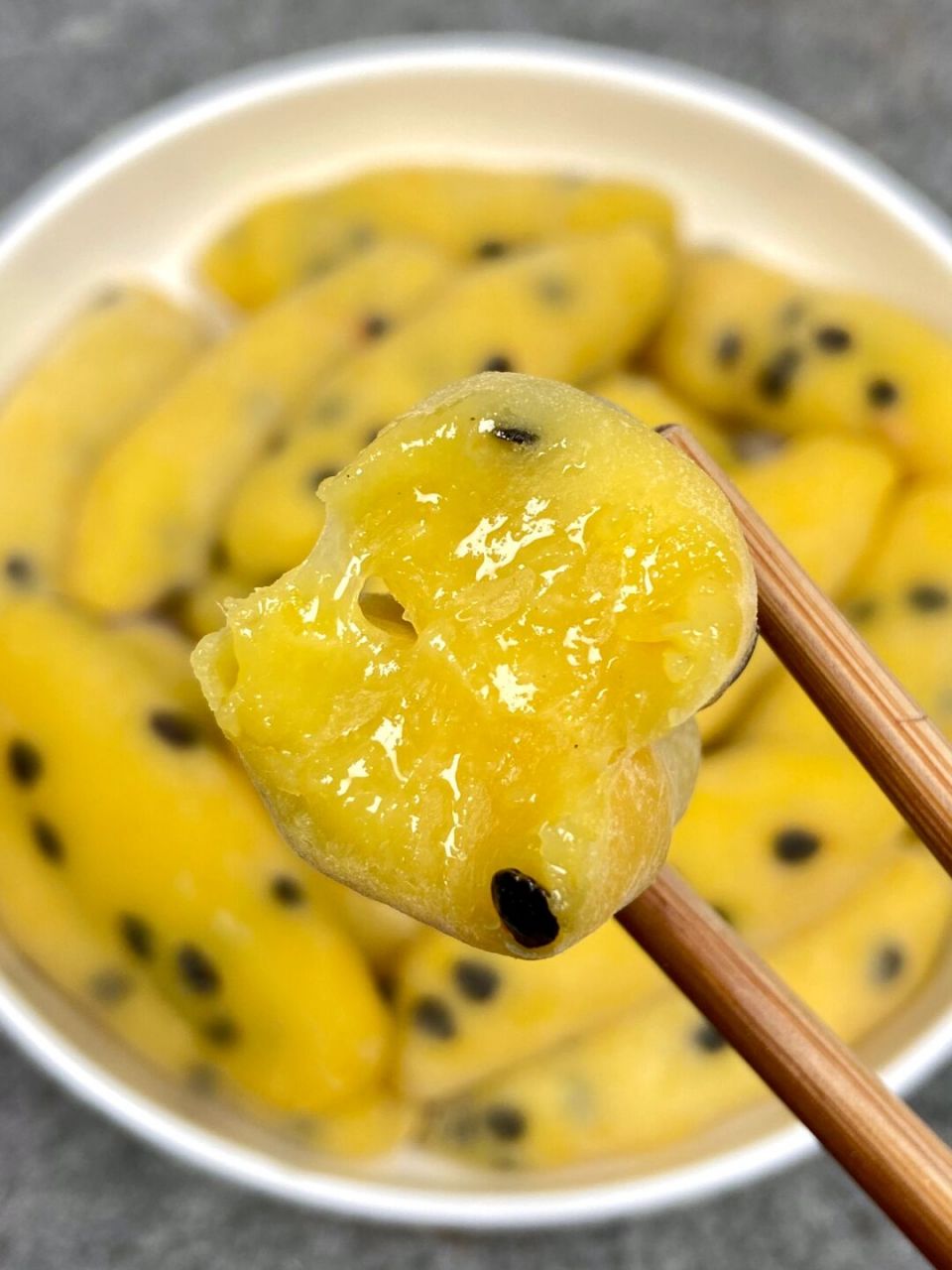 家人们,酸酸甜甜还糯叽叽的百香果麻薯来啦!