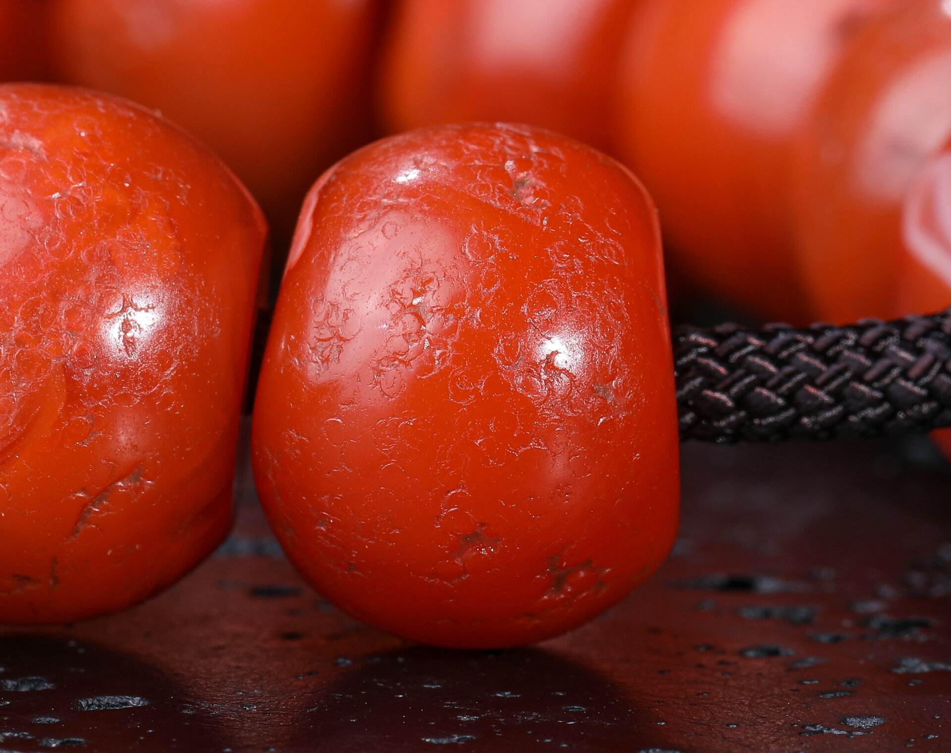 珍罕61级品巨无霸明代老甘南红手串