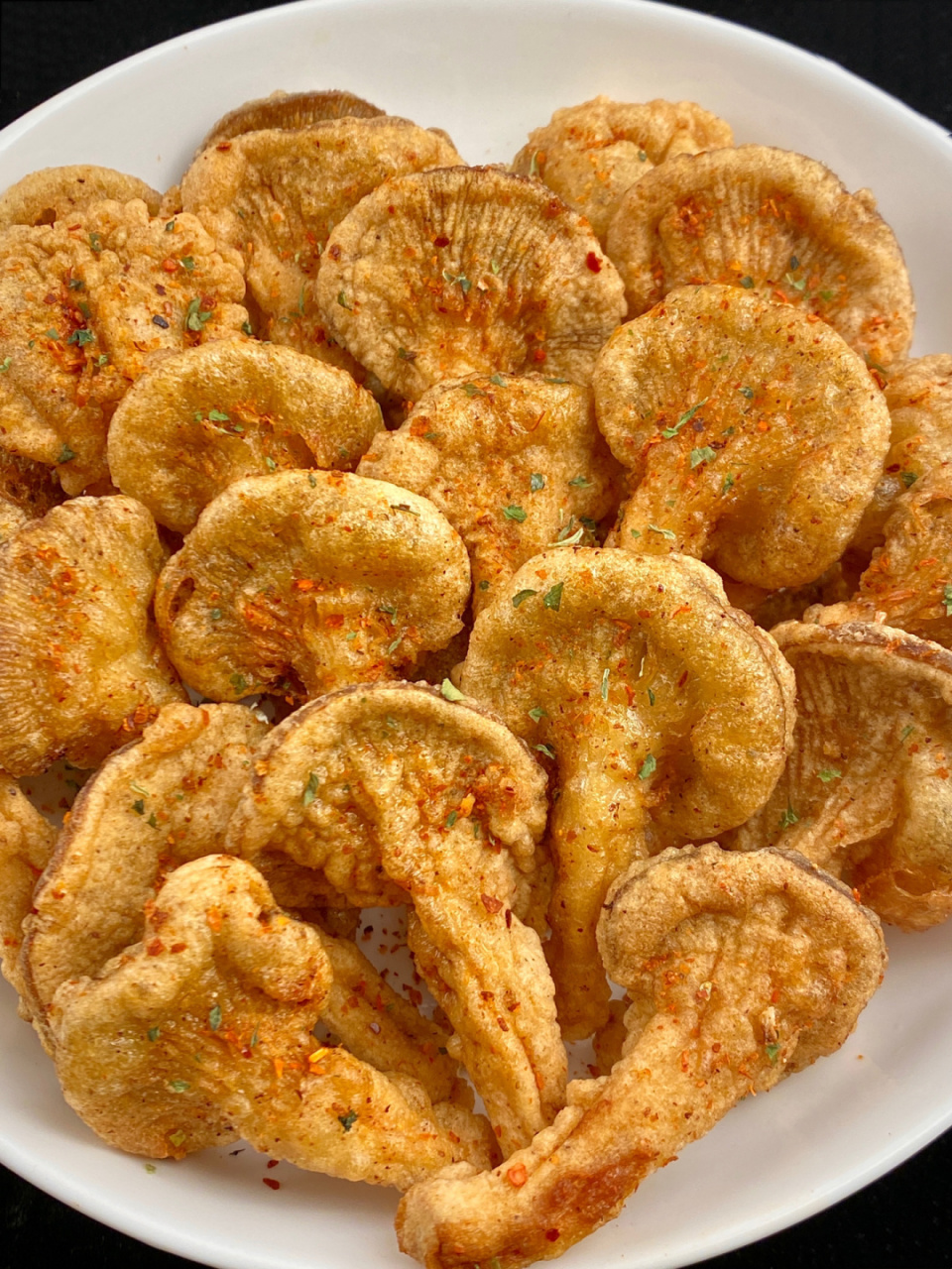 平菇这样做口感绵软又增香,一盘都不够吃,比肉还好吃点!