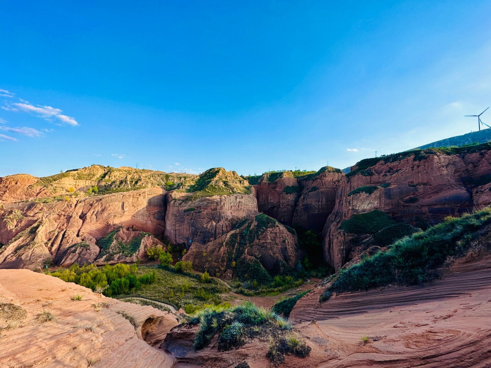 陕北榆林波浪谷-大自然雕琢的壮美之地 在陕西,有一片媲美美国羚羊谷