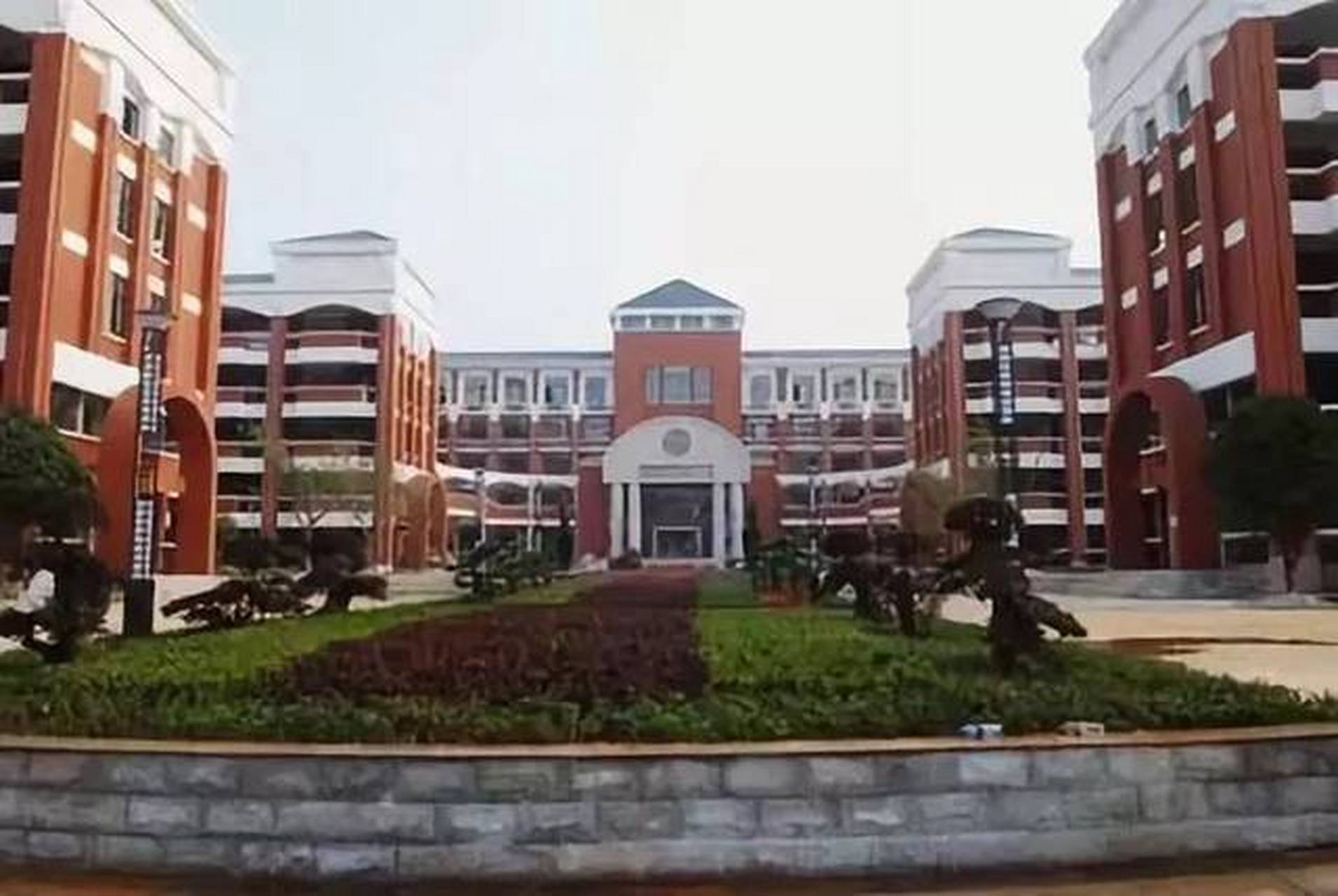 长沙c类10家民办普通高中解读(下) 六,知源中学:位于长沙县春华镇