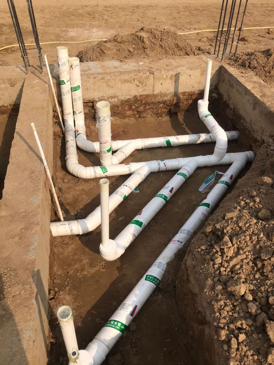 农村自建房排水管 专门请假一天,指导施工队按照斜三通做排水管,施工