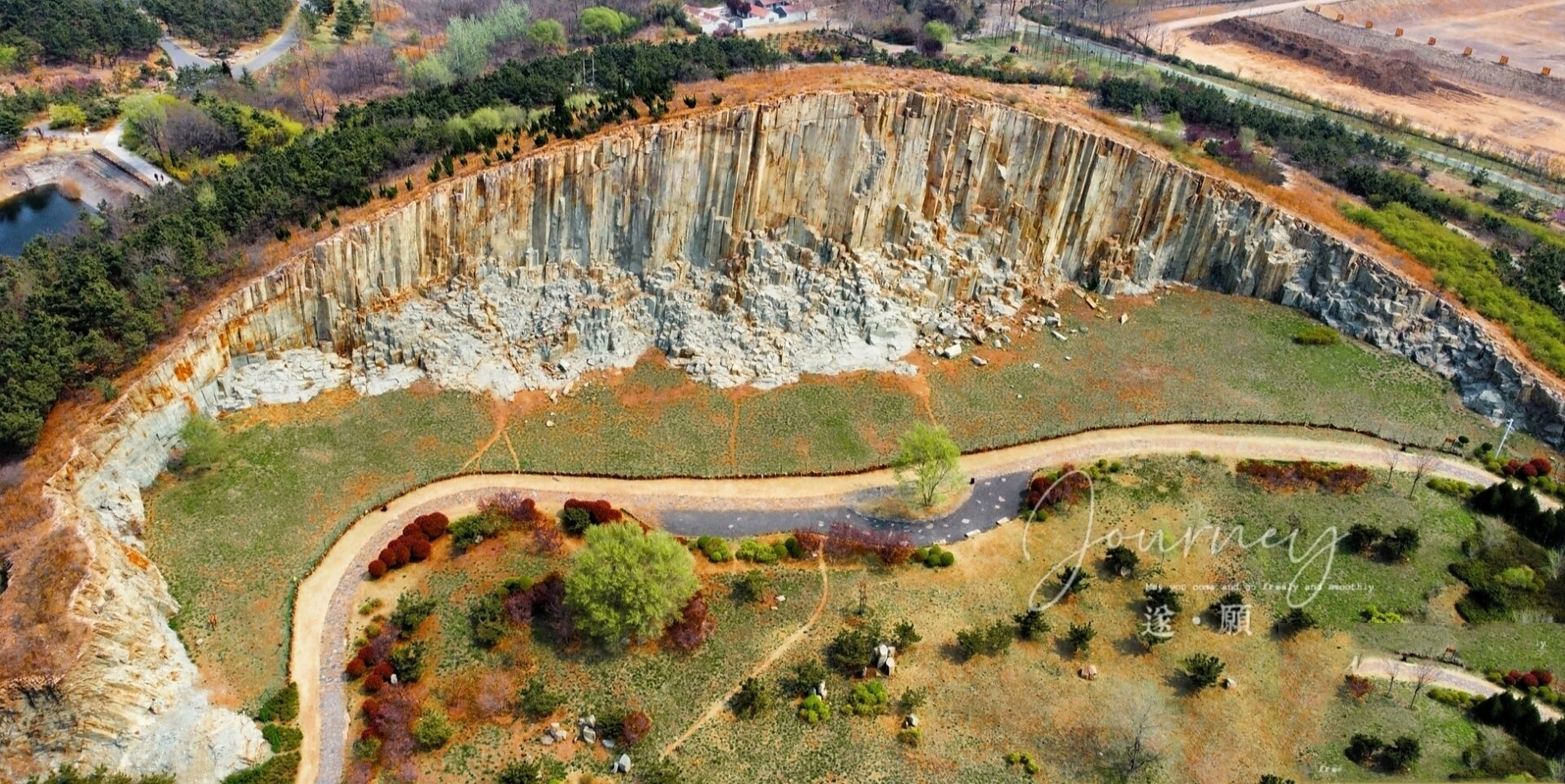 即墨 | 马山地质公园——神奇石林 即墨马山地质公园 ————石林 是
