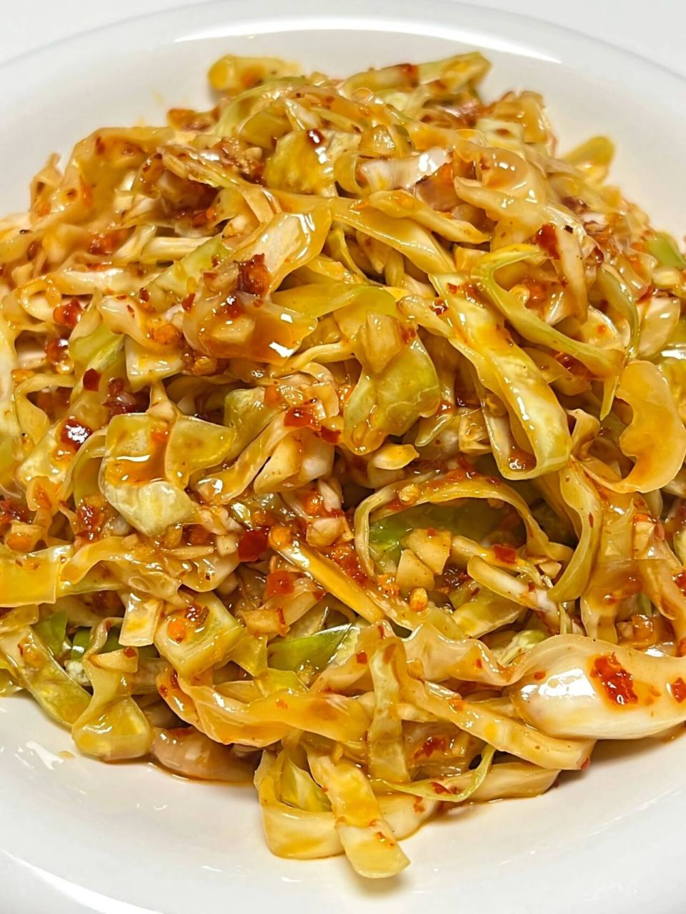 酸辣包菜丝|一腌一拌方法简单 好吃下 今天来做一道简单的开胃小菜