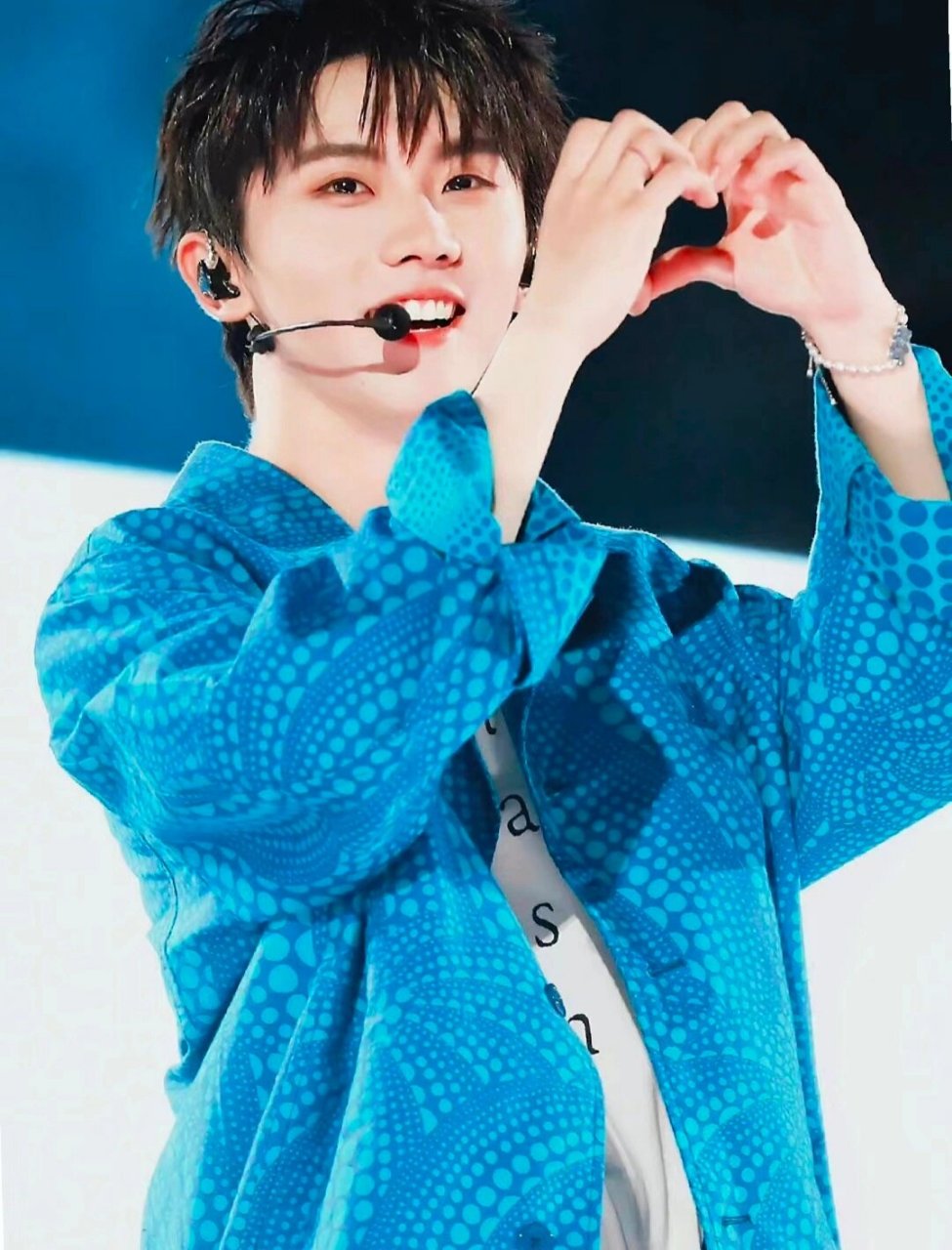 时代少年团演唱会比心神图7815