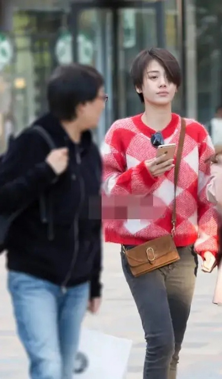 短发的马思纯好像袁咏仪啊[笑哭][笑哭]