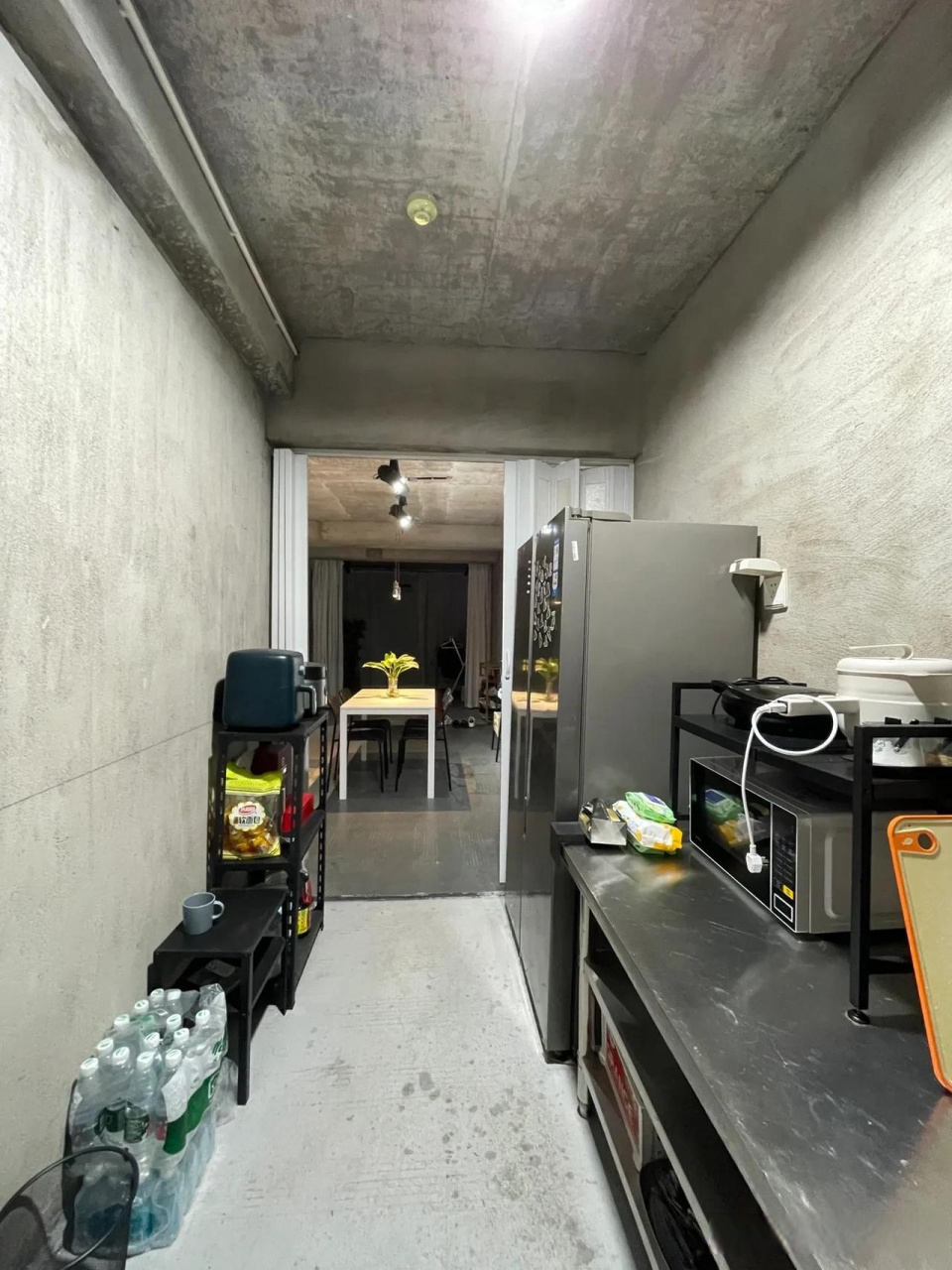 好多人问,毛坯房不装修那么厨房应该怎么做呢?