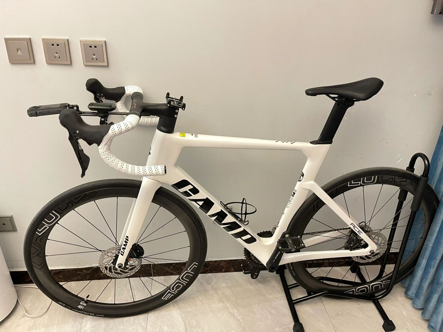 (吐槽:今天北京的沙尘暴绝了,刚换的把带差点变成黄的)