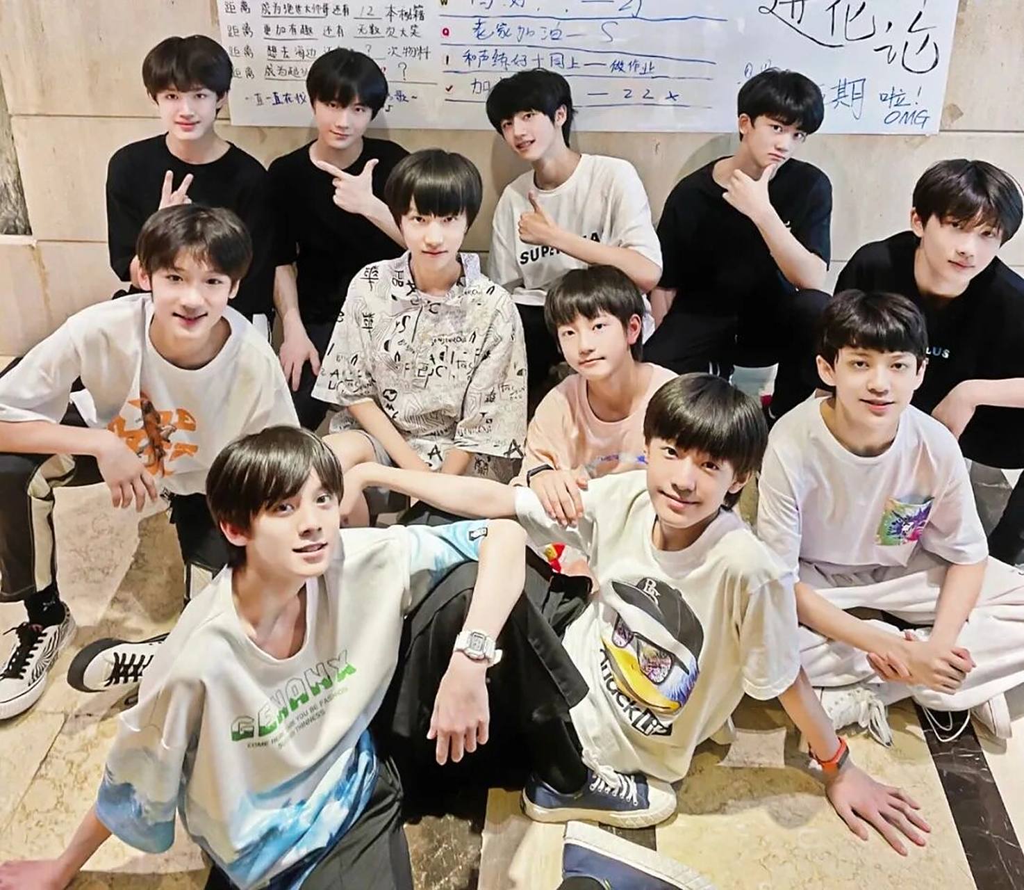 tf家族三代 tf家族三代封神图片  最后几张真的好绝 氛围感之神