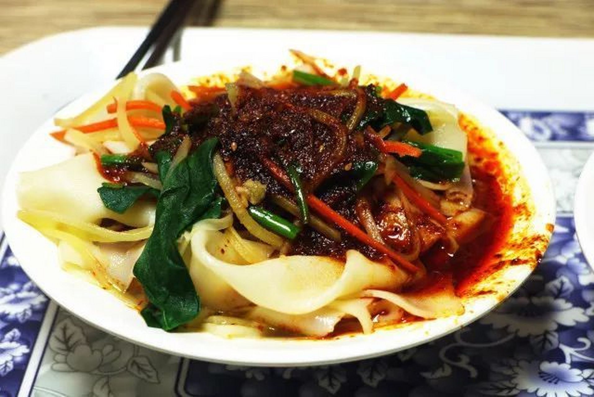 陇南的美是这样的# 面皮是陇南的传统美食,具有香糯和香辣可口的口感